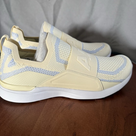 APL Shoes - Athletic Propulsion Labs APL TechLoom Bliss Women's Size 11 Comfort Shoe Vanilla